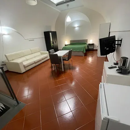 Dante Rooms-3